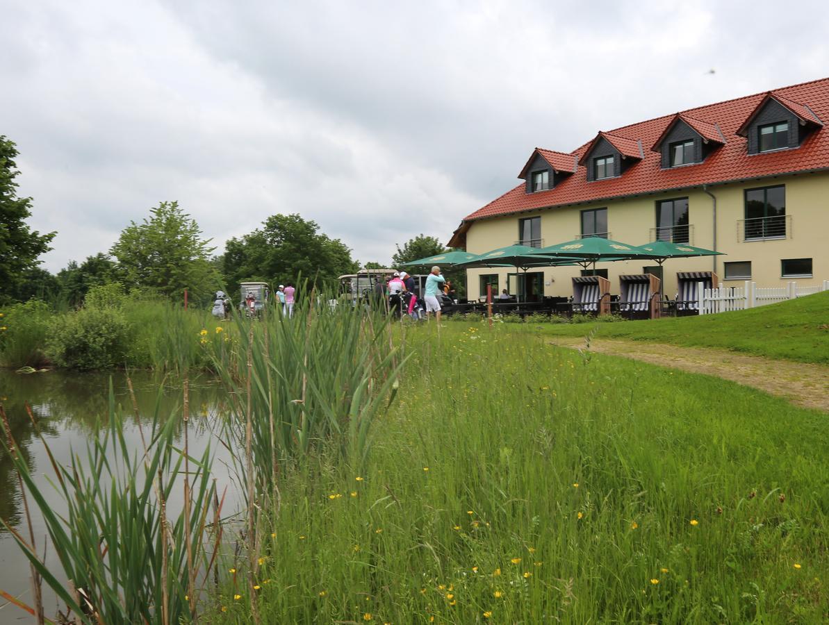Apartments Golfpark Schlossgut Sickendorf Lauterbach エクステリア 写真