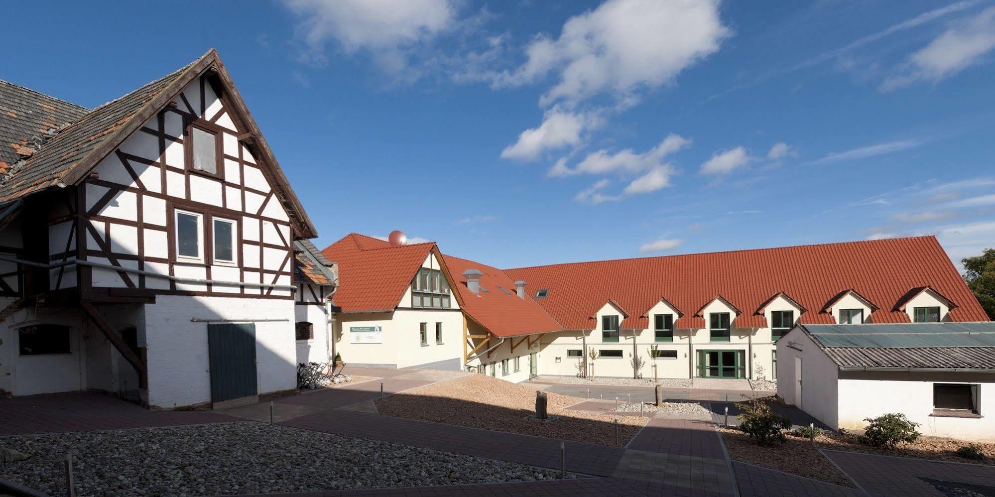 Apartments Golfpark Schlossgut Sickendorf Lauterbach エクステリア 写真