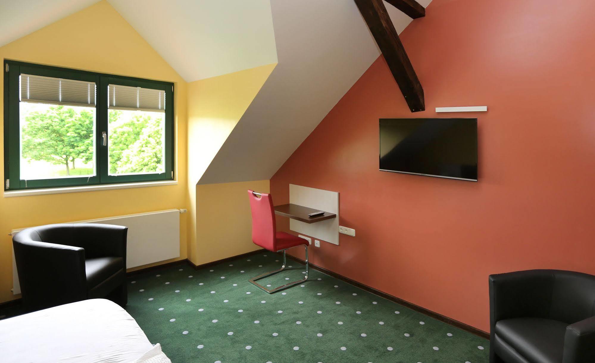 Apartments Golfpark Schlossgut Sickendorf Lauterbach エクステリア 写真