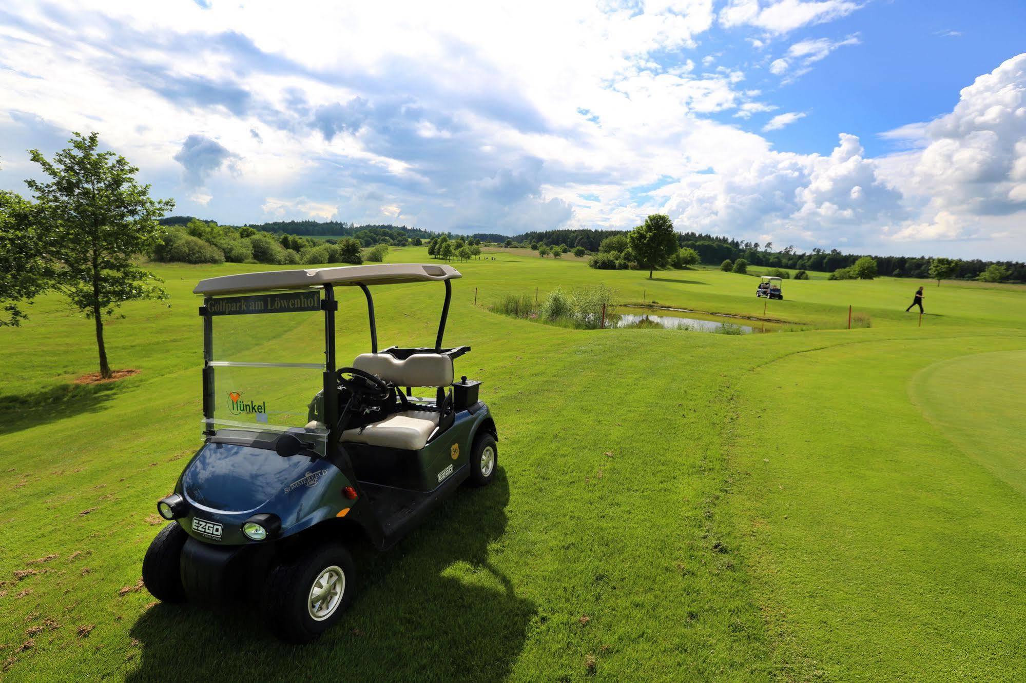 Apartments Golfpark Schlossgut Sickendorf Lauterbach エクステリア 写真
