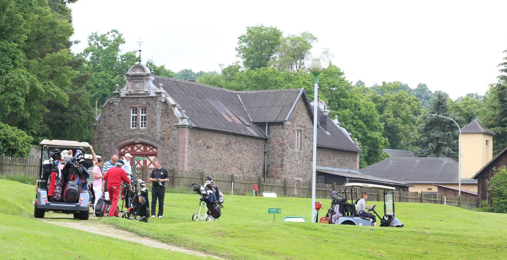 Apartments Golfpark Schlossgut Sickendorf Lauterbach エクステリア 写真