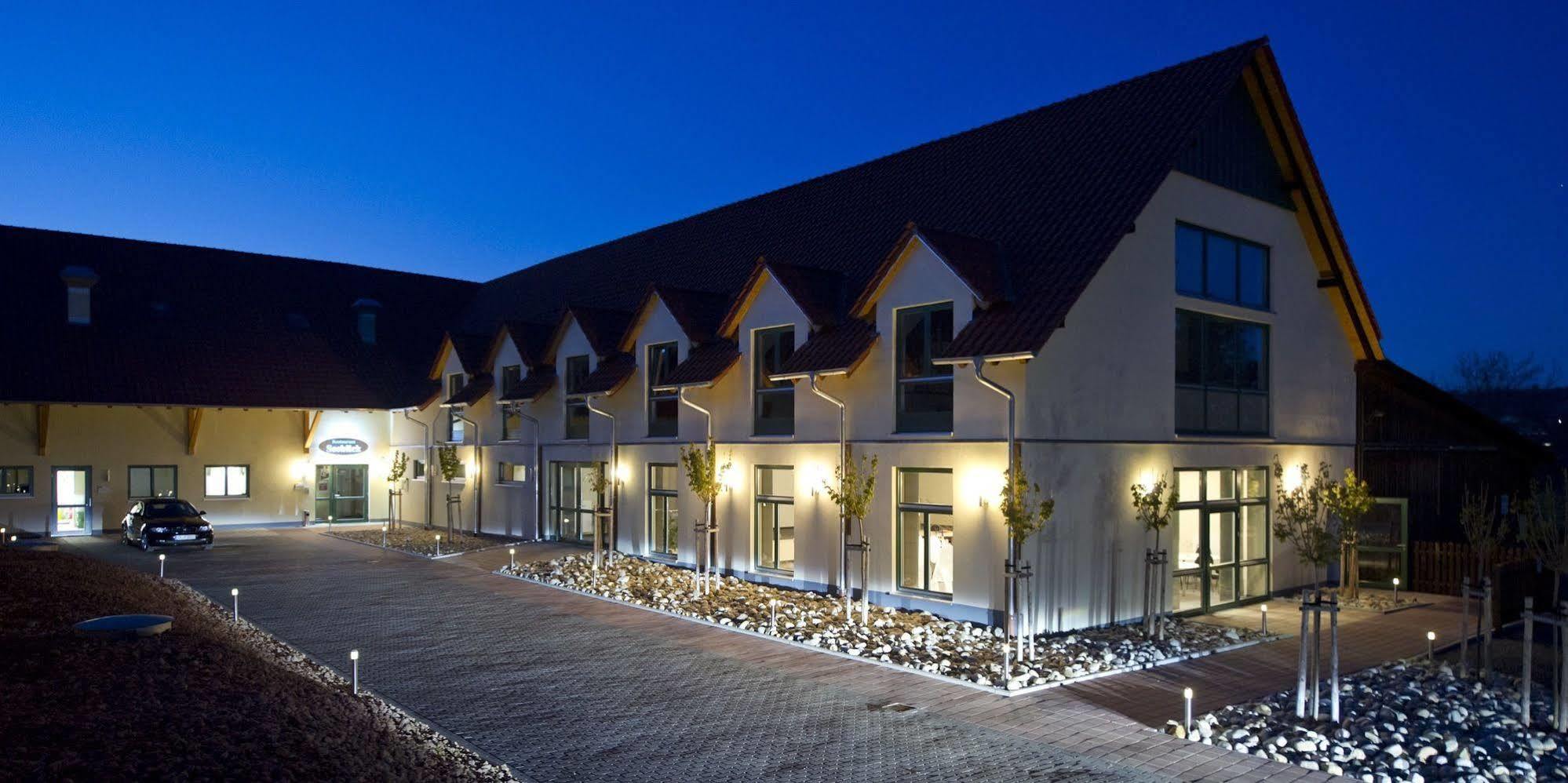Apartments Golfpark Schlossgut Sickendorf Lauterbach エクステリア 写真