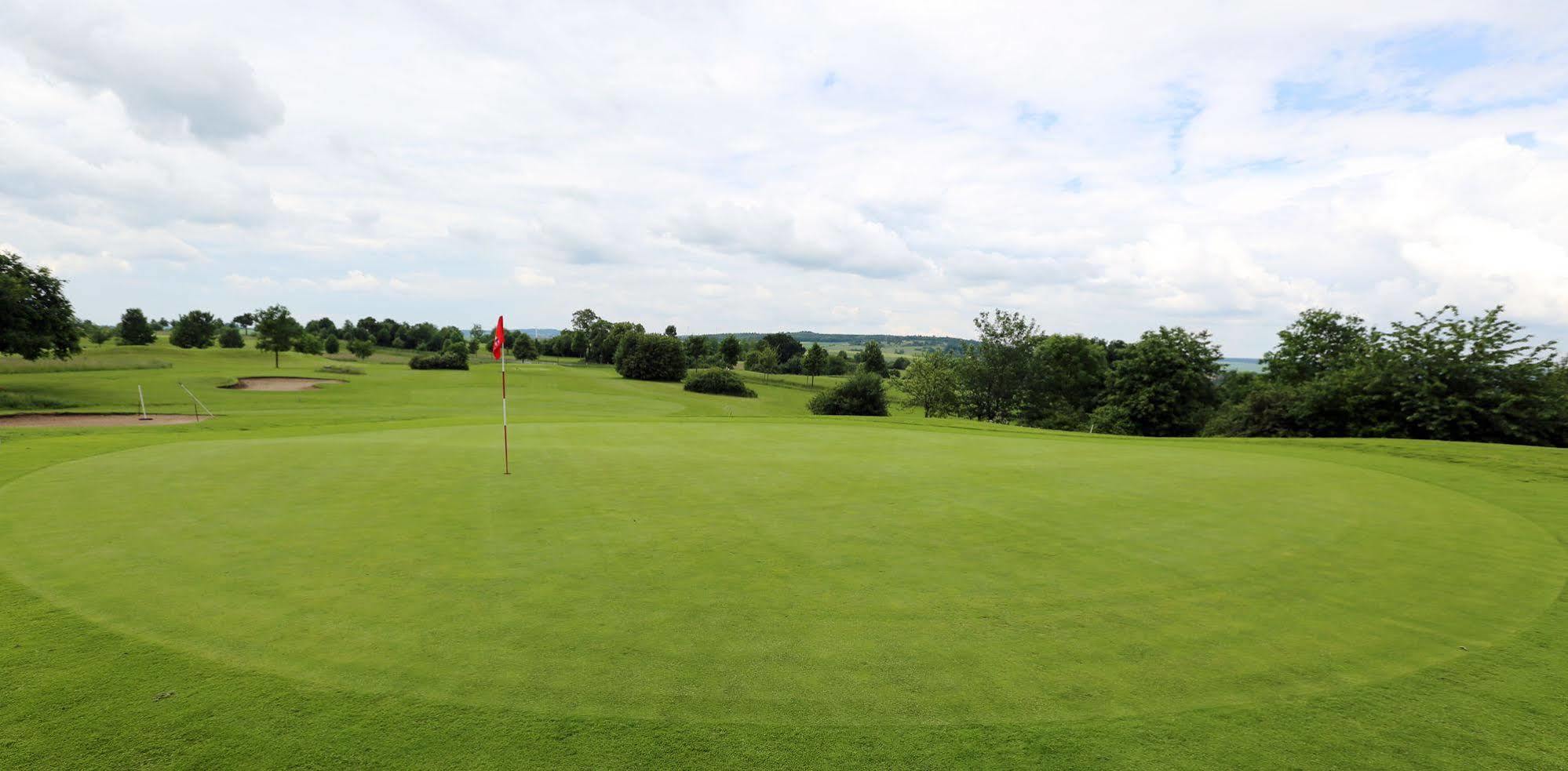 Apartments Golfpark Schlossgut Sickendorf Lauterbach エクステリア 写真
