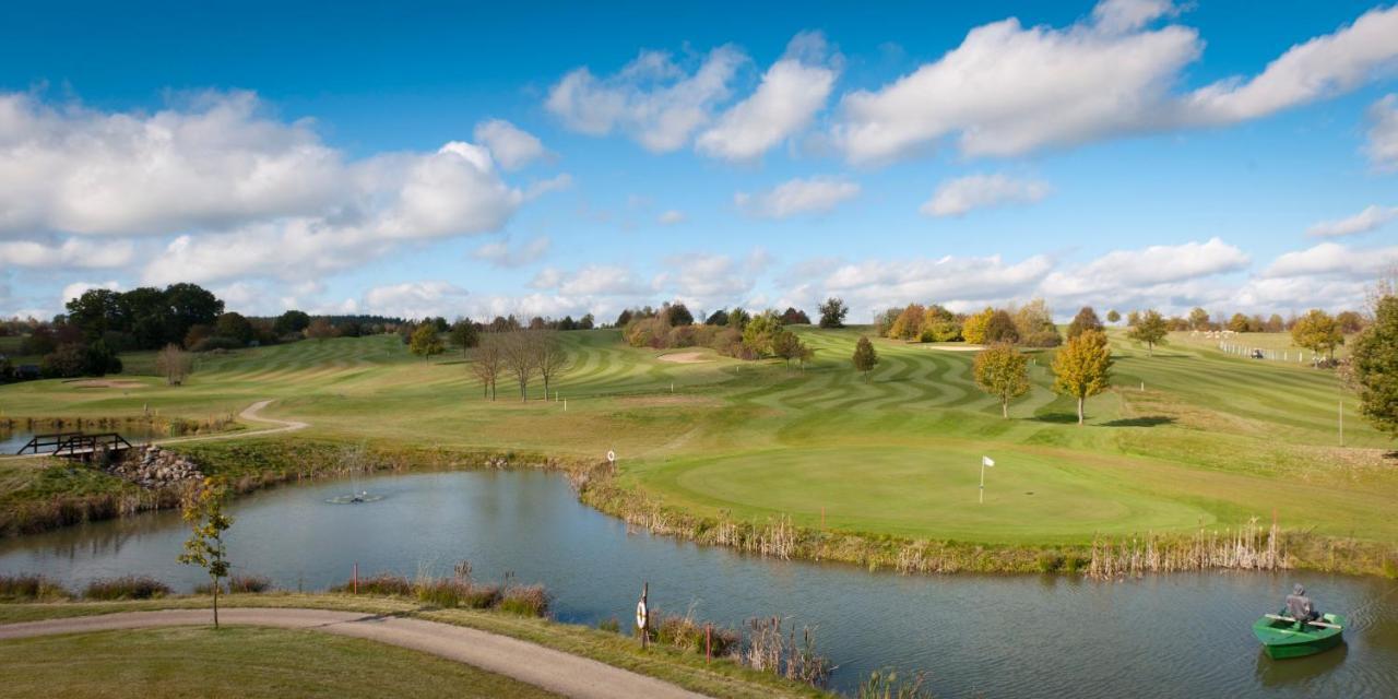 Apartments Golfpark Schlossgut Sickendorf Lauterbach エクステリア 写真
